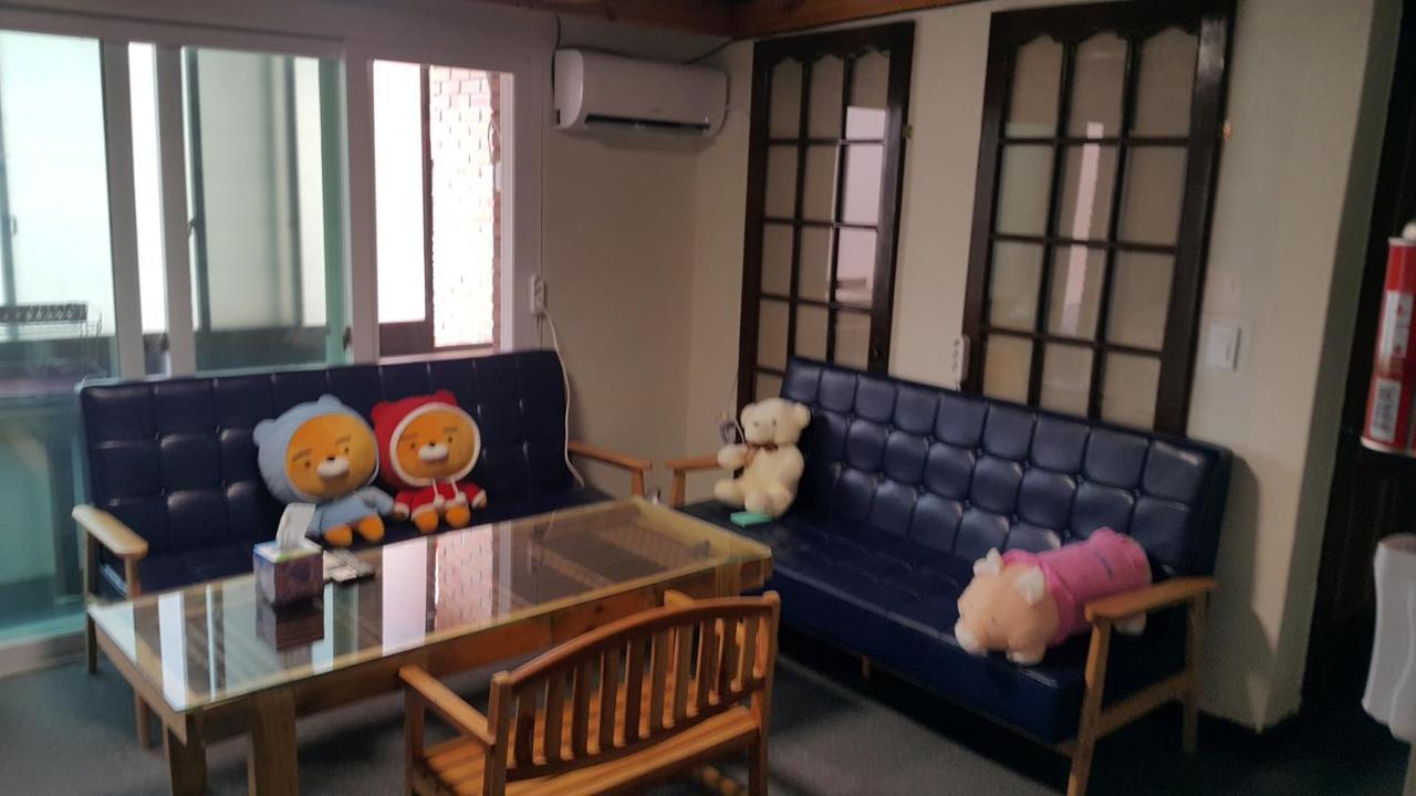 Able Guesthouse Hongdae 2 Seoul Exterior photo